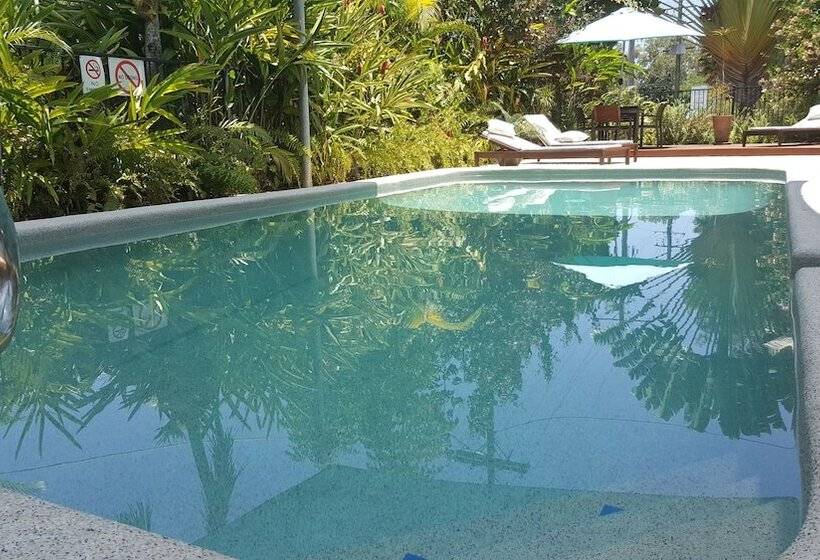 Clifton Sands Holiday Apartments