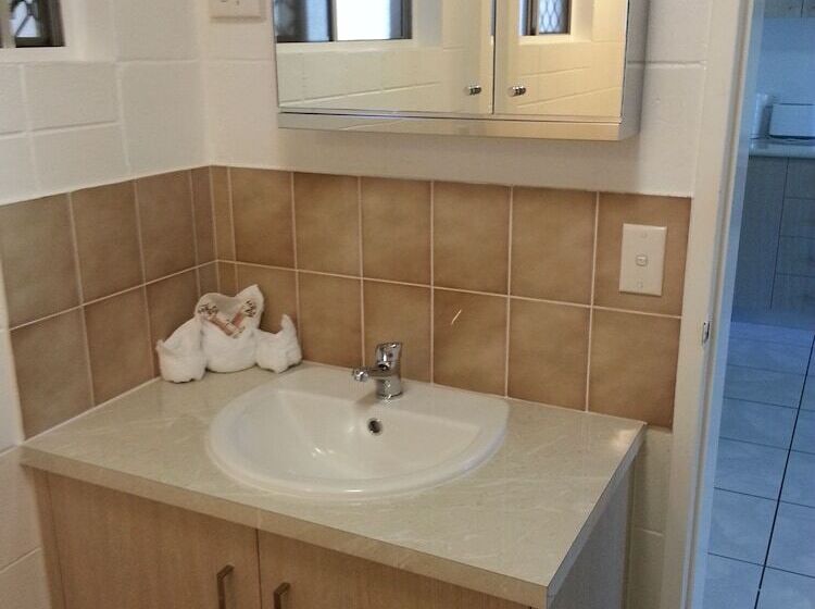 Clifton Sands Holiday Apartments