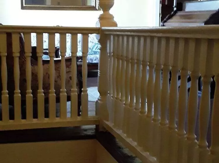 Hall Place Bed And Breakfast