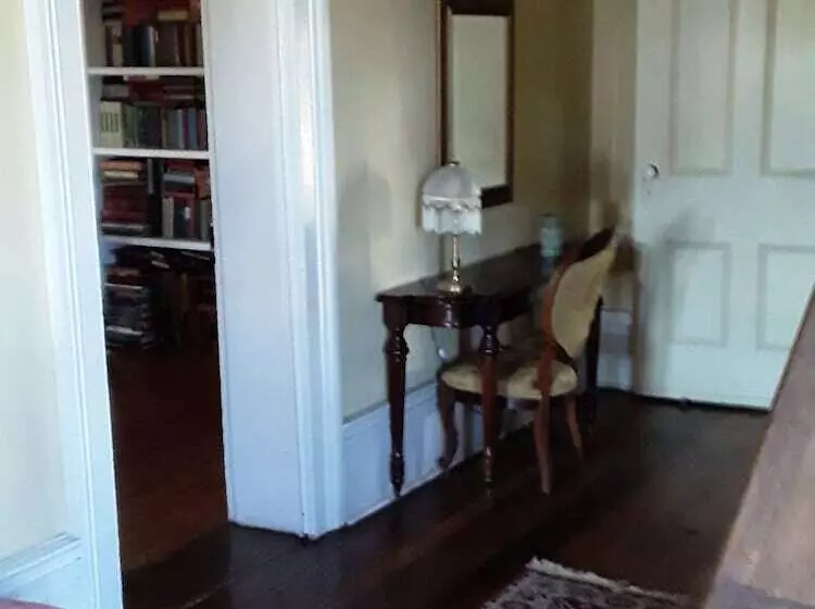 Hall Place Bed And Breakfast