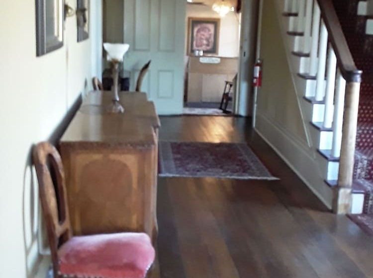 Hall Place Bed And Breakfast