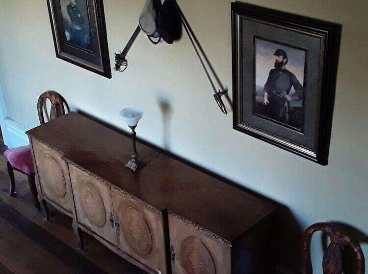 Hall Place Bed And Breakfast