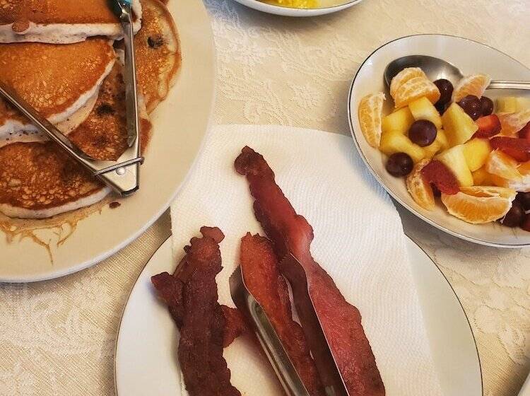 Hall Place Bed And Breakfast