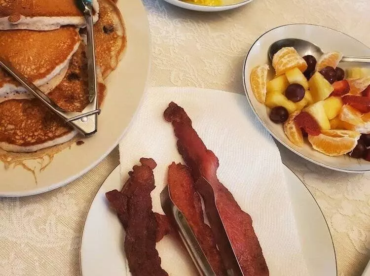 Hall Place Bed And Breakfast