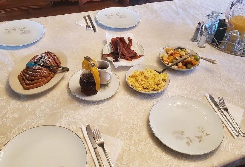 Hall Place Bed And Breakfast