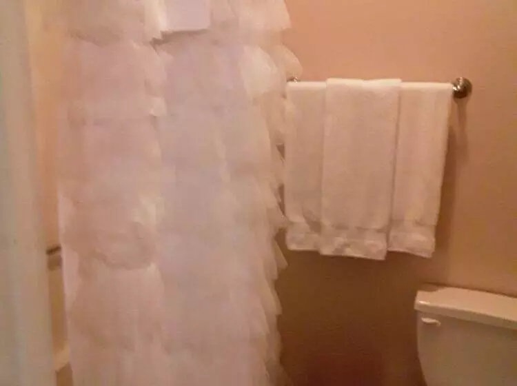 Hall Place Bed And Breakfast