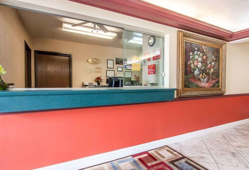 בית מלון כפרי Econo Lodge