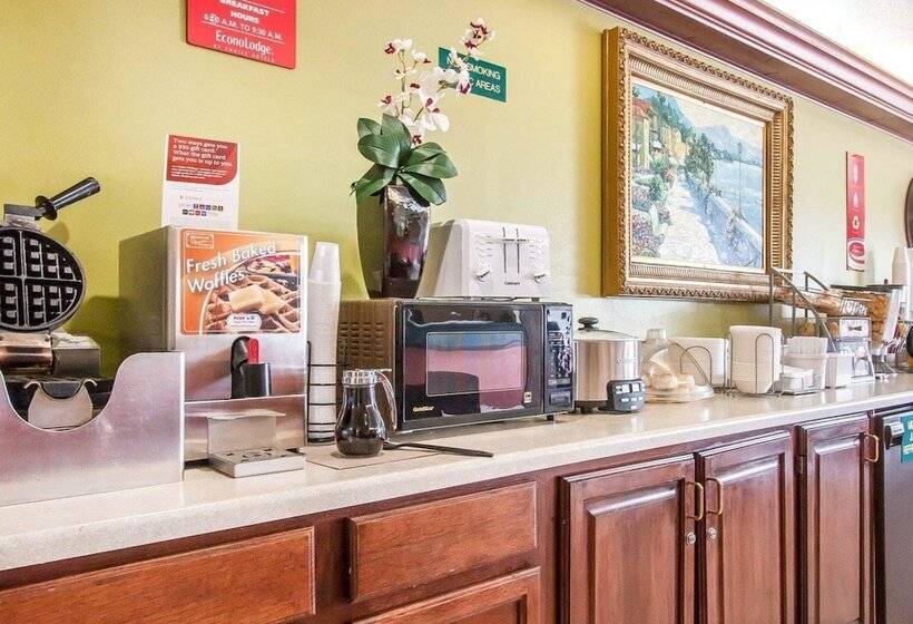 בית מלון כפרי Econo Lodge