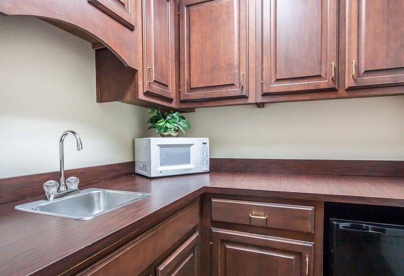 בית מלון כפרי Econo Lodge