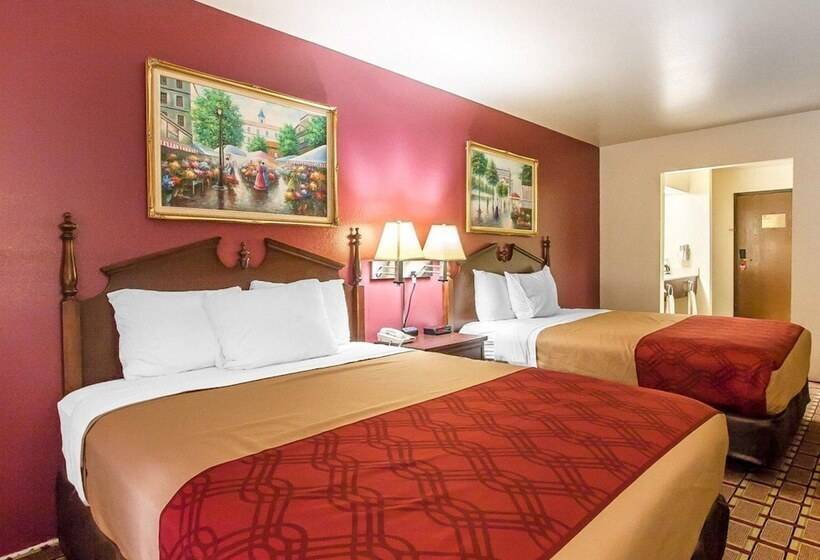 בית מלון כפרי Econo Lodge