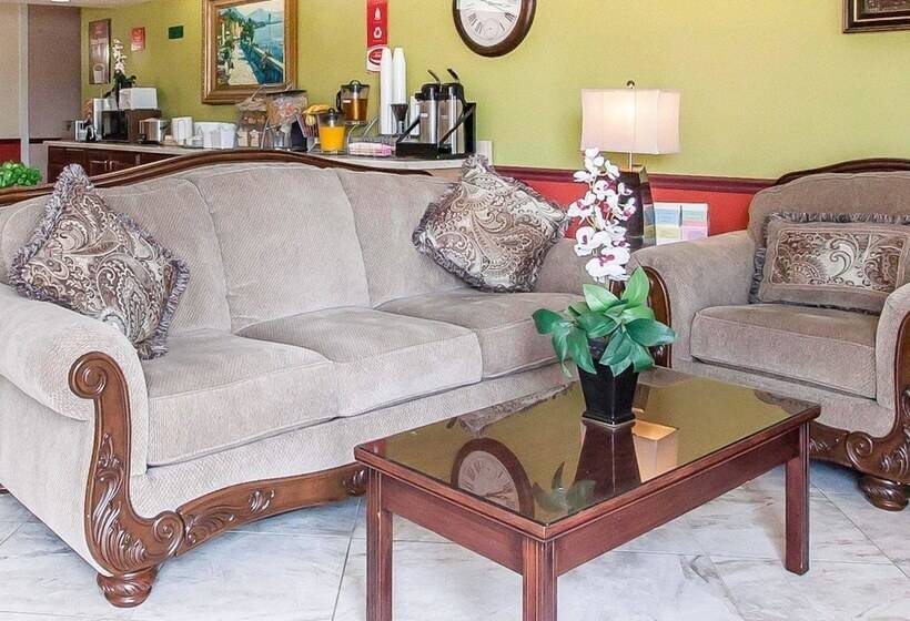 בית מלון כפרי Econo Lodge