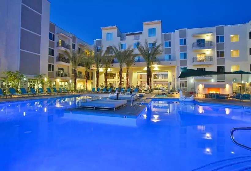 Hotelli Luxury Condos By Meridian Condoresorts  Scottsdale