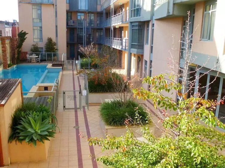 Отель Melbourne Metropole Central Official