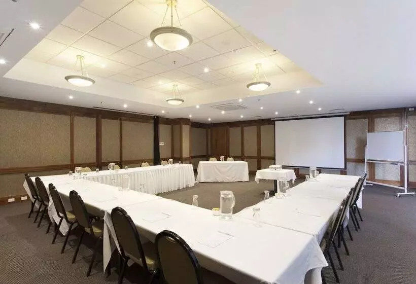 Отель Melbourne Metropole Central Official