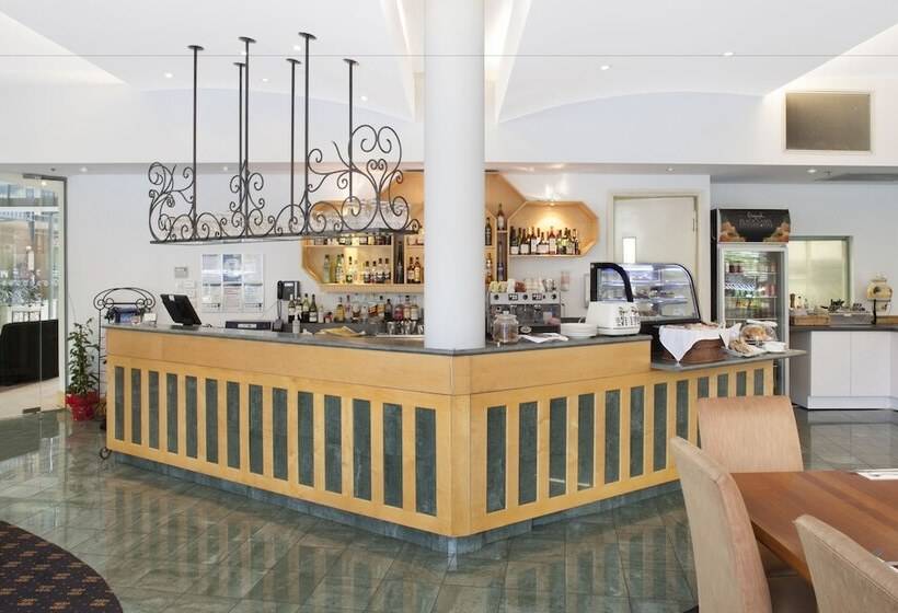 Отель Melbourne Metropole Central Official