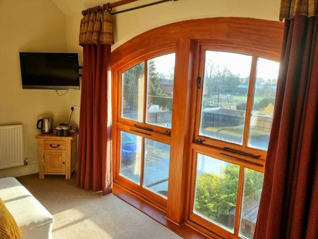 فندق Oak Tree Inn