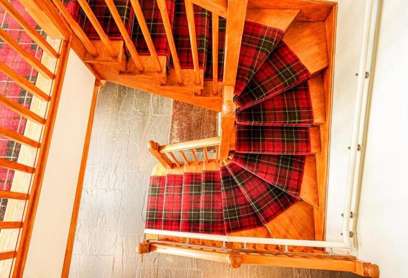 فندق Oak Tree Inn