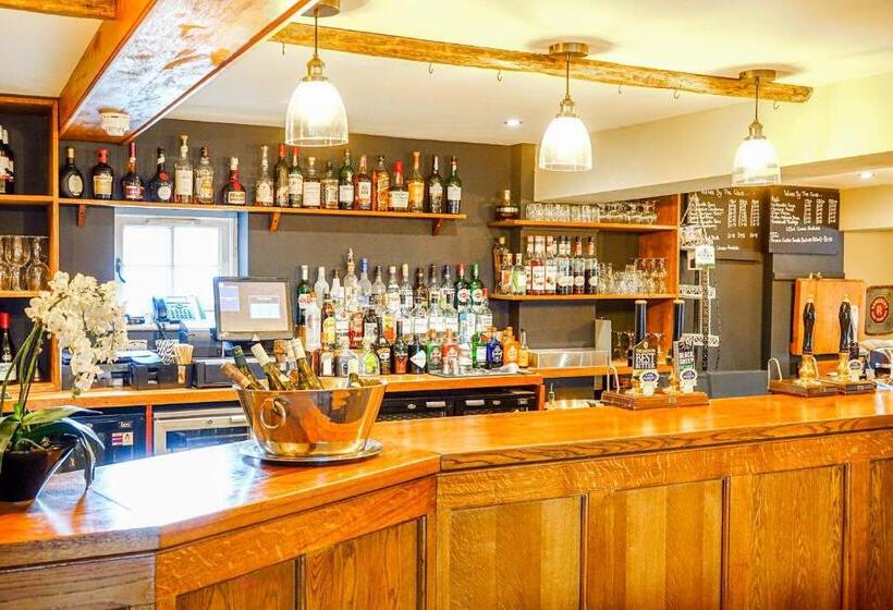 فندق Oak Tree Inn