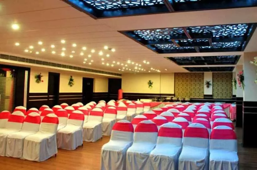 Отель Softel Plaza