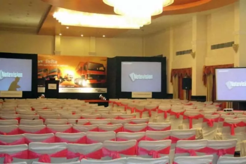 Отель Softel Plaza