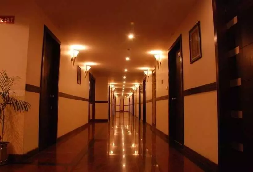 Отель Softel Plaza