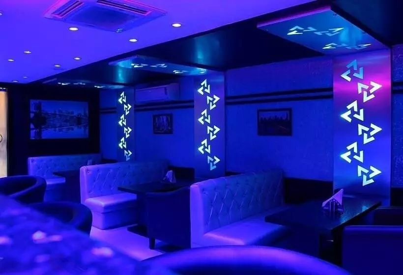 Отель Softel Plaza