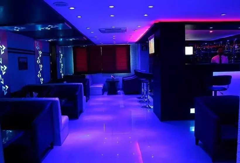 Отель Softel Plaza