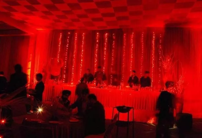 Отель Softel Plaza