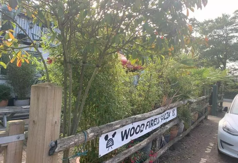 Отель The Bickford Arms Inn