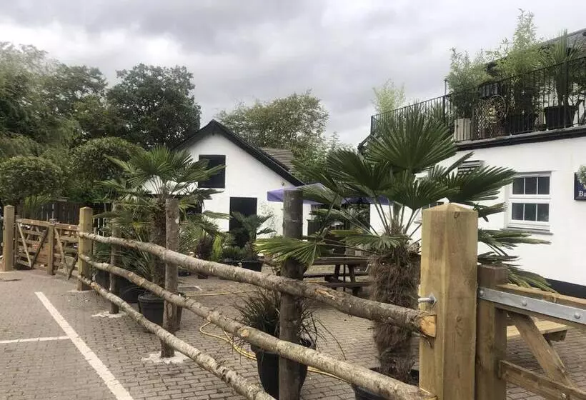 Отель The Bickford Arms Inn