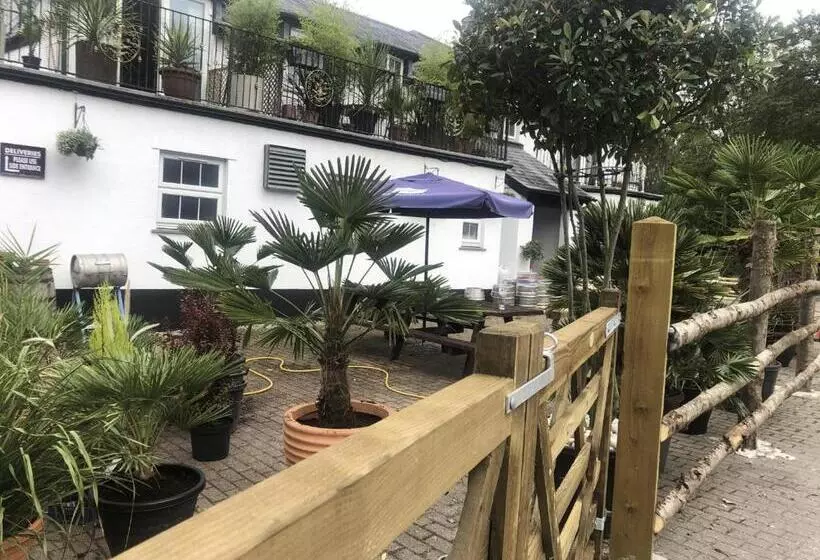 Отель The Bickford Arms Inn