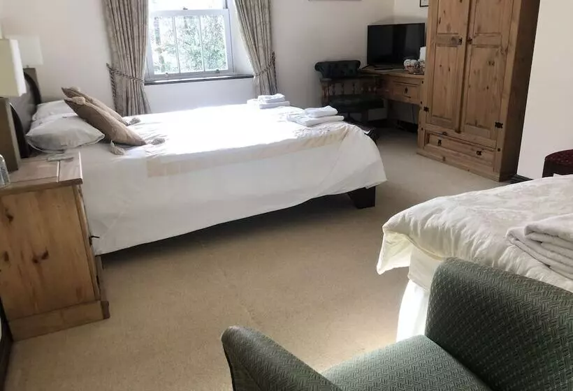 Отель The Bickford Arms Inn