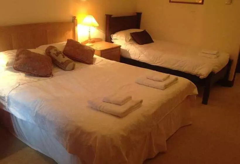 Отель The Bickford Arms Inn