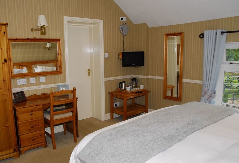 Отель The Egerton Arms Country Inn