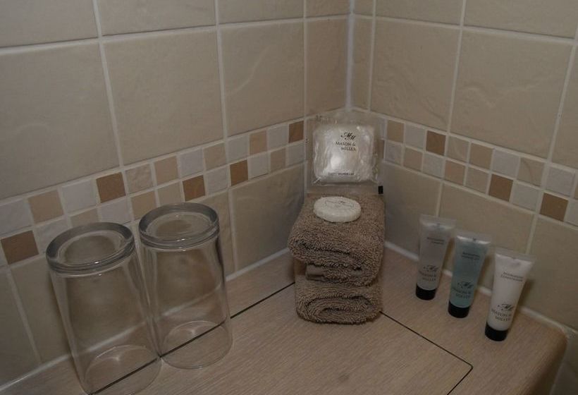 Отель The Egerton Arms Country Inn