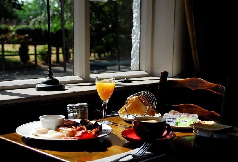 Отель The Egerton Arms Country Inn