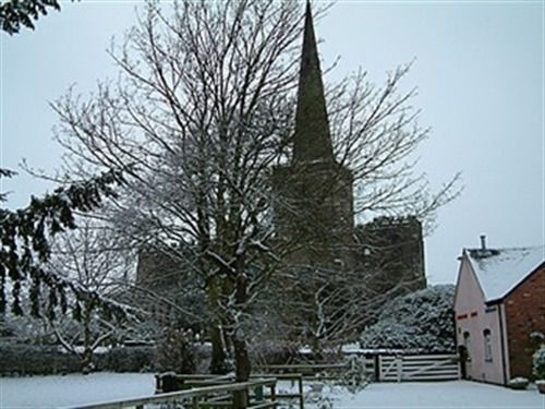 Отель The Egerton Arms Country Inn