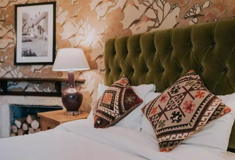 Hotel The Falkland Arms