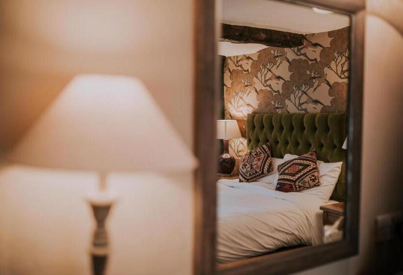 فندق The Falkland Arms