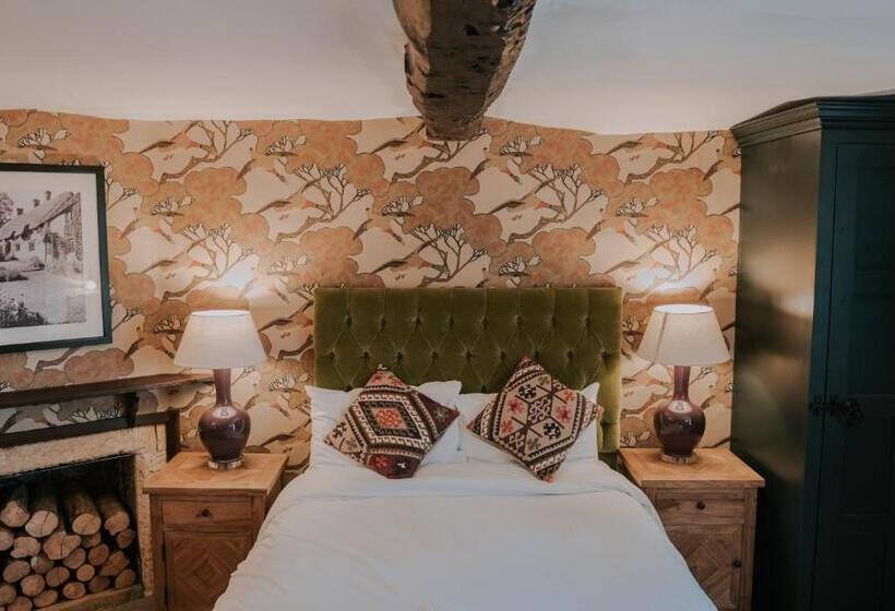 فندق The Falkland Arms