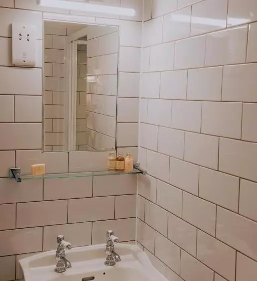 Hotel The Falkland Arms