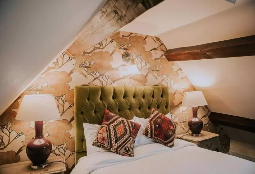 Hotel The Falkland Arms