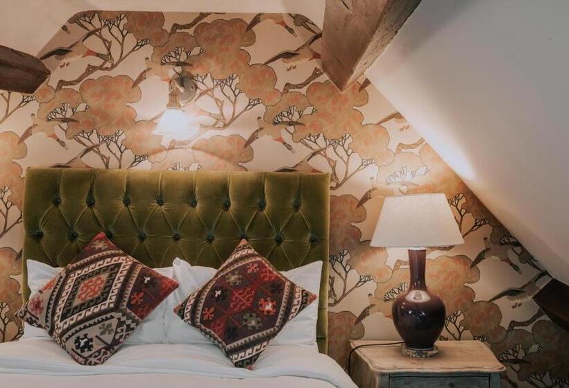 فندق The Falkland Arms