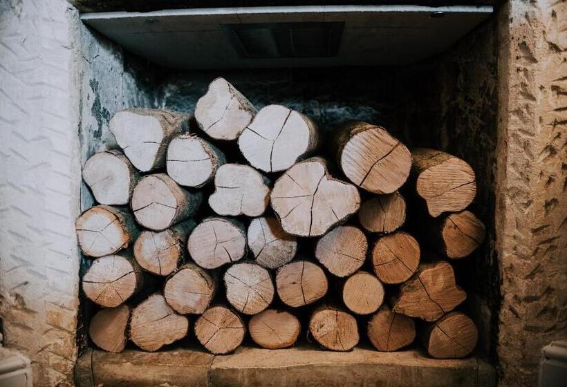 فندق The Falkland Arms