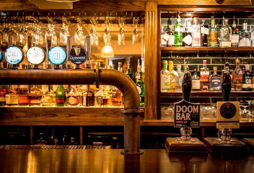 فندق The Queen S Arms