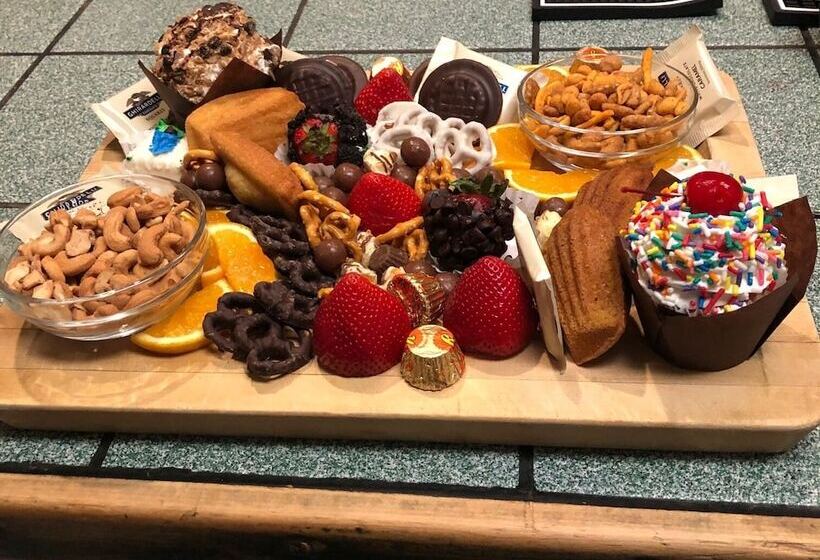 Hoyt House Luxury Bed & Breakfast