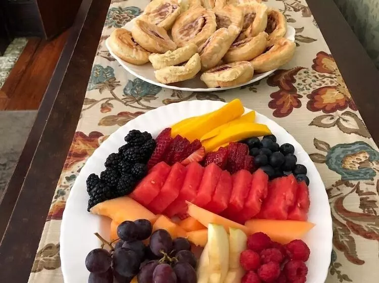 Hoyt House Luxury Bed & Breakfast