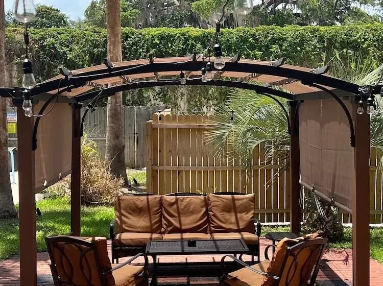 Hoyt House Luxury Bed & Breakfast