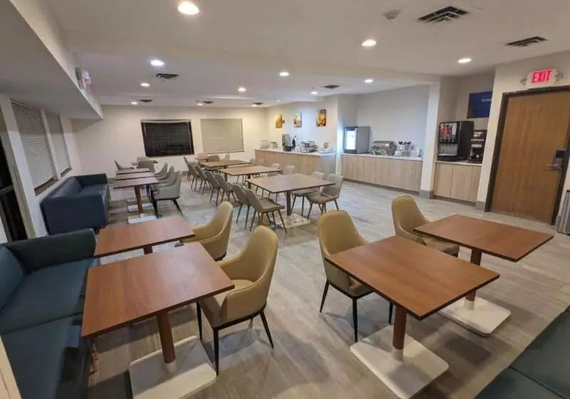 모텔 Comfort Inn & Suites Weston   Wausau