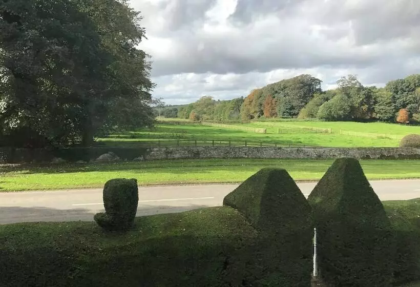 Majatalo Newburgh House Bed & Breakfast